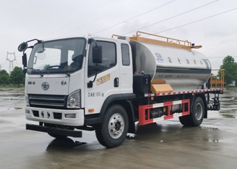 9.3立方解放標(biāo)準(zhǔn)型瀝青灑布車(chē) 9.3立方解放標(biāo)準(zhǔn)型瀝青灑布車(chē)